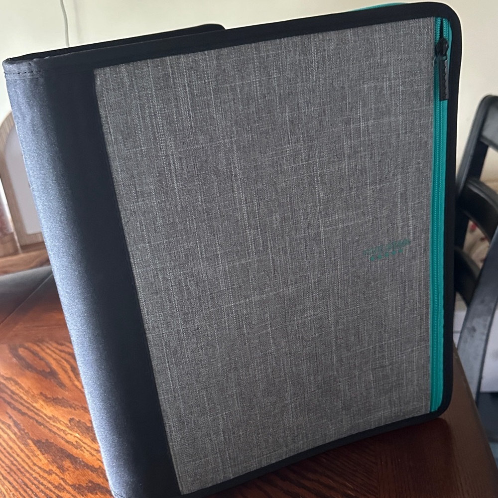 Five Star Gray Binder with Teal Zipper